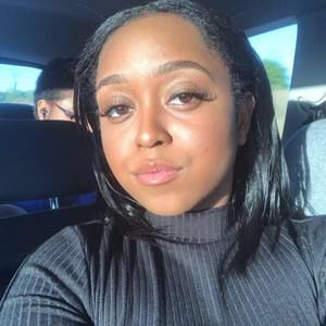 Meet your Posher, Makaila